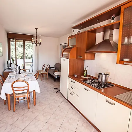 Seaside Happiness Flat And Shared Pool In Rosolina Apartman *