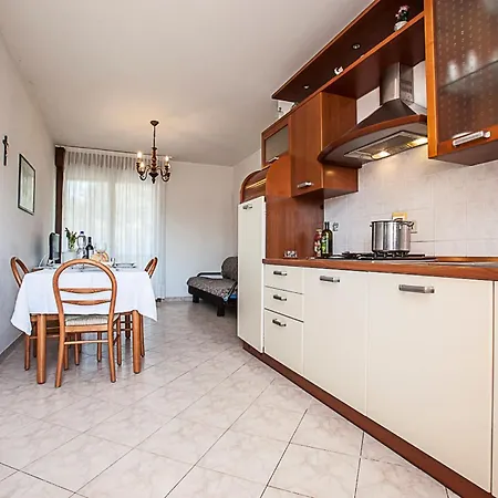Seaside Happiness Flat And Shared Pool In Rosolina Apartman *