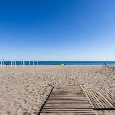 Seaside Happiness Flat With Shared Pool - Beahost