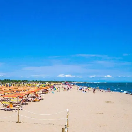 Апартаменты Seaside Happiness Flat And Shared Pool In Rosolina Розолина-Маре