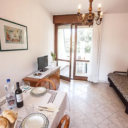 Apartment Seaside Happiness Flat With Shared Pool - Beahost *